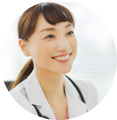 笑顔の女医